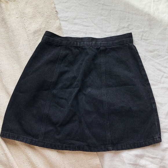 Urban Outfitters Black Denim Skirt - Picture 4 of 4